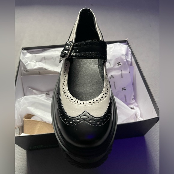 Mary Janes - Picture 1 of 4